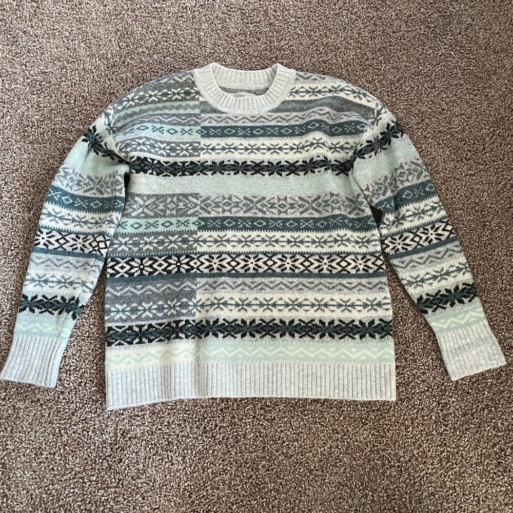 Women’s LOFT size medium winter sweater